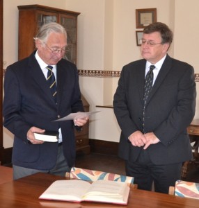 Harry Legg takes the Oaths for Acting Sheriff