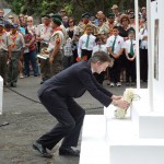 Governors Deputy lays the Territory's Wreath